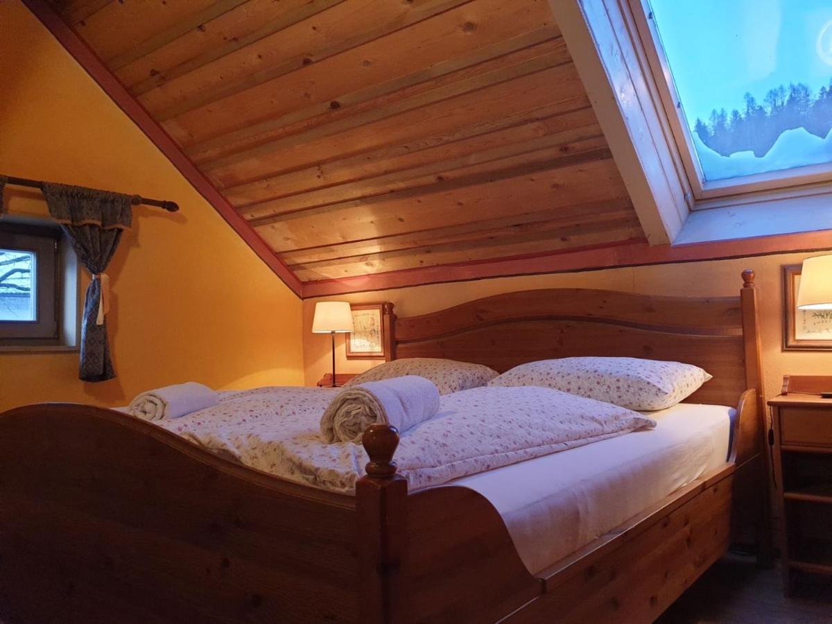 Apartments Belopeski Dvori Кранска гора Стая снимка